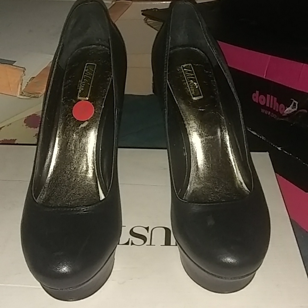 Wild pair size 8 black Theresa WP